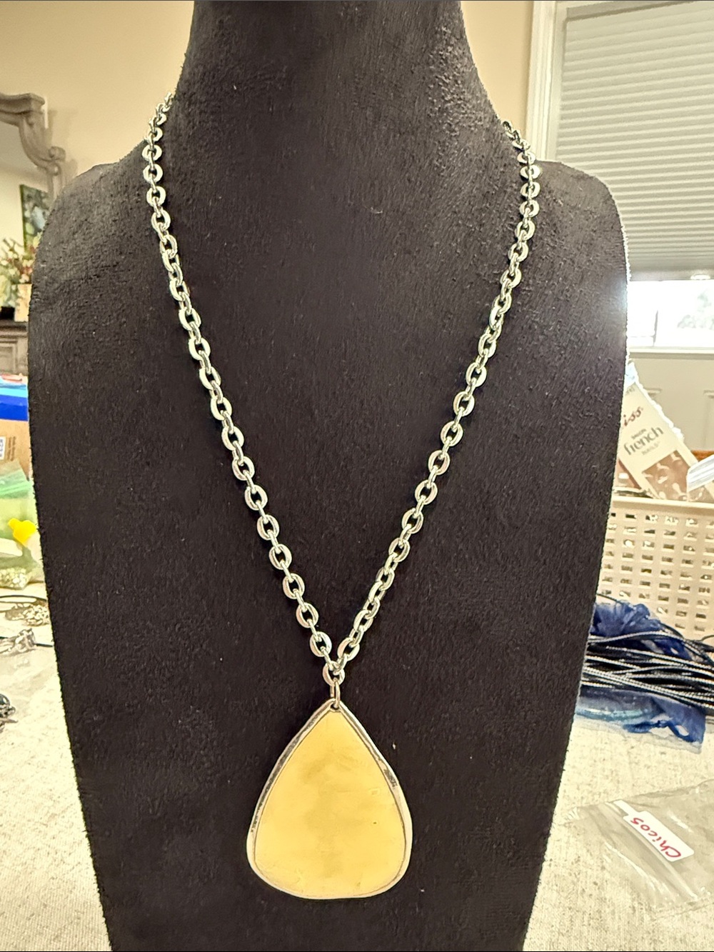 Chico’s Mother of Pearl Teardrop Pendant Necklace.